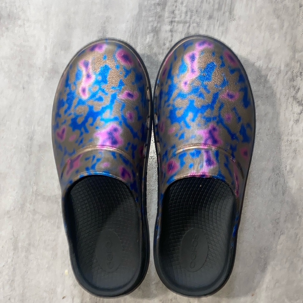 OOFOS clogs-worn once